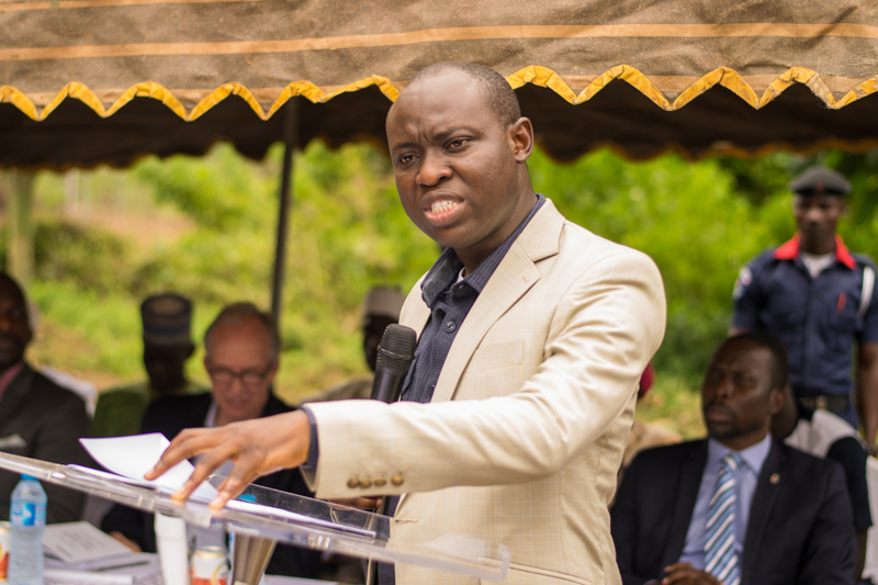 CEO, Havenhill Synergy Limited, Olusegun Odunaiya speaking at the commissioning of the solar mini-grid in Kigbe, Abuja 